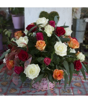 Cesta Rosas Variadas Cesta Rosas Variadas